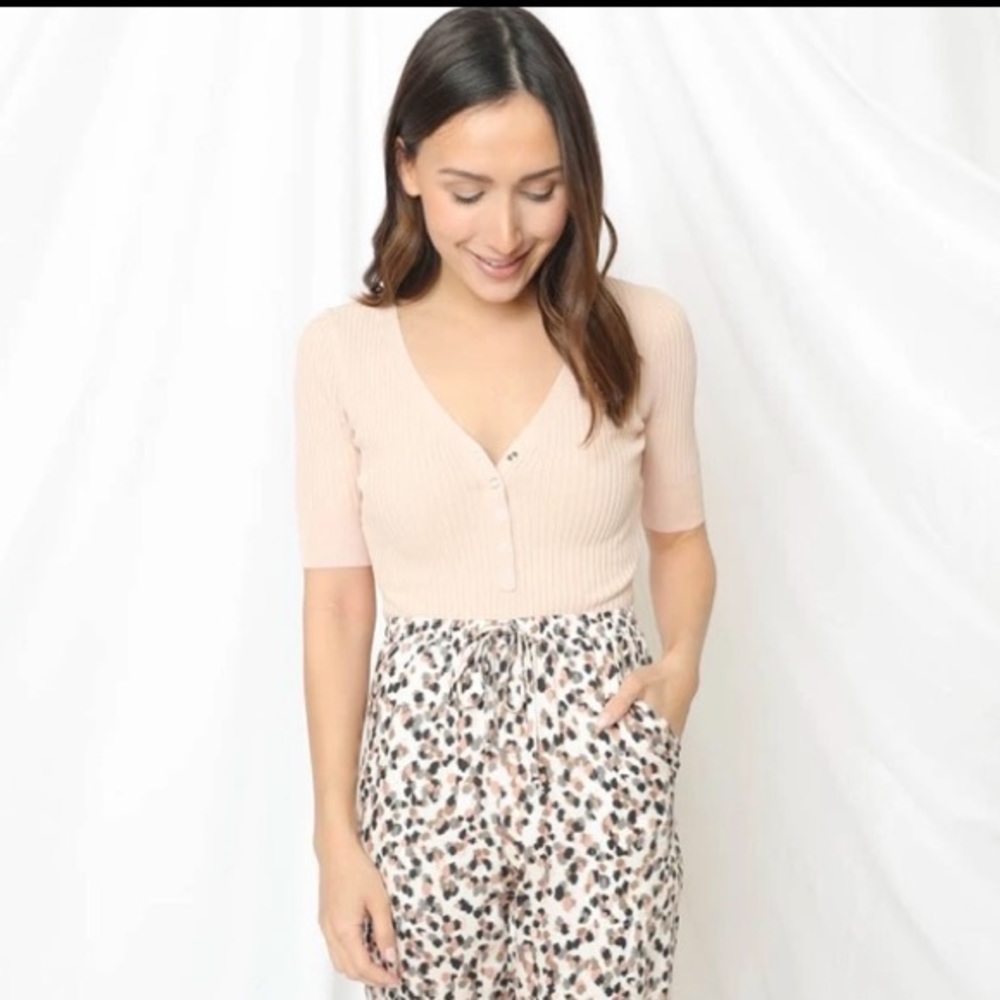 Boutique Nude Ribbed Body Suit - Picture 4 of 4